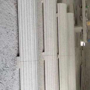 广西 花岗岩厂家带你看白麻花岗岩门楼大柱柱皮