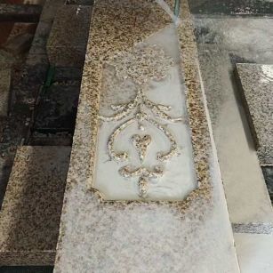 广西 黄金麻花岗岩异形加工雕刻栏杆大柱