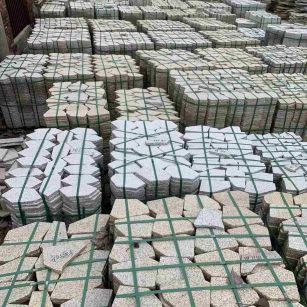 广西 黄金麻白麻花岗岩荔枝面地铺石(冰裂纹)