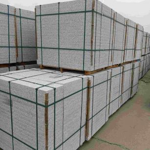 广西 白麻花岗岩石材荔枝面地铺石（300*600*50）