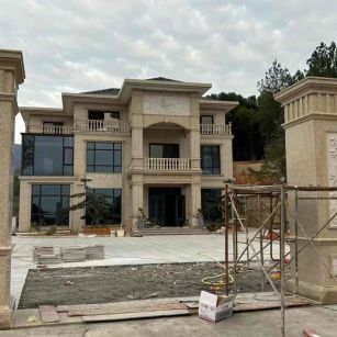 广西 黄金麻花岗岩别墅雕花外墙干挂配上门口雕花罗马柱