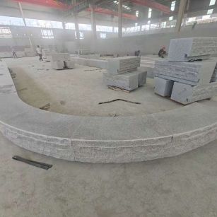 广西 芝麻白异形坐凳，自然面光面弧形加工