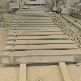 广西 芝麻白异形加工雕刻-栏杆大柱，方柱