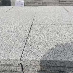 广西 白麻花岗岩石材推荐 荔枝面地铺石