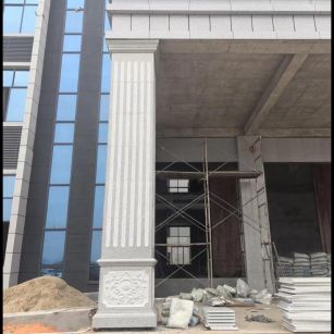 广西 芝麻白光面花岗岩门楼大柱（罗马柱）配雕花底座