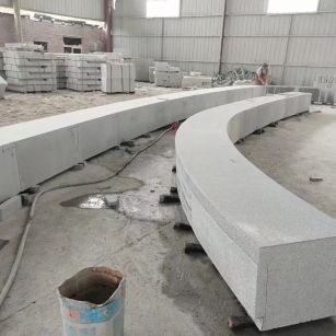 广西芝麻白花岗岩石板材 园林光面弧形坐凳