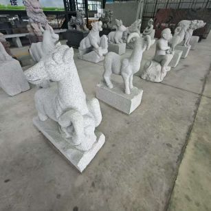 广西 芝麻白花岗岩造型立体雕刻——十二生肖