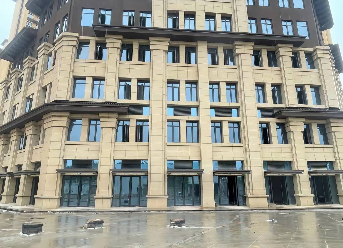 广西 黄金麻花岗岩荔枝面小区外墙干挂