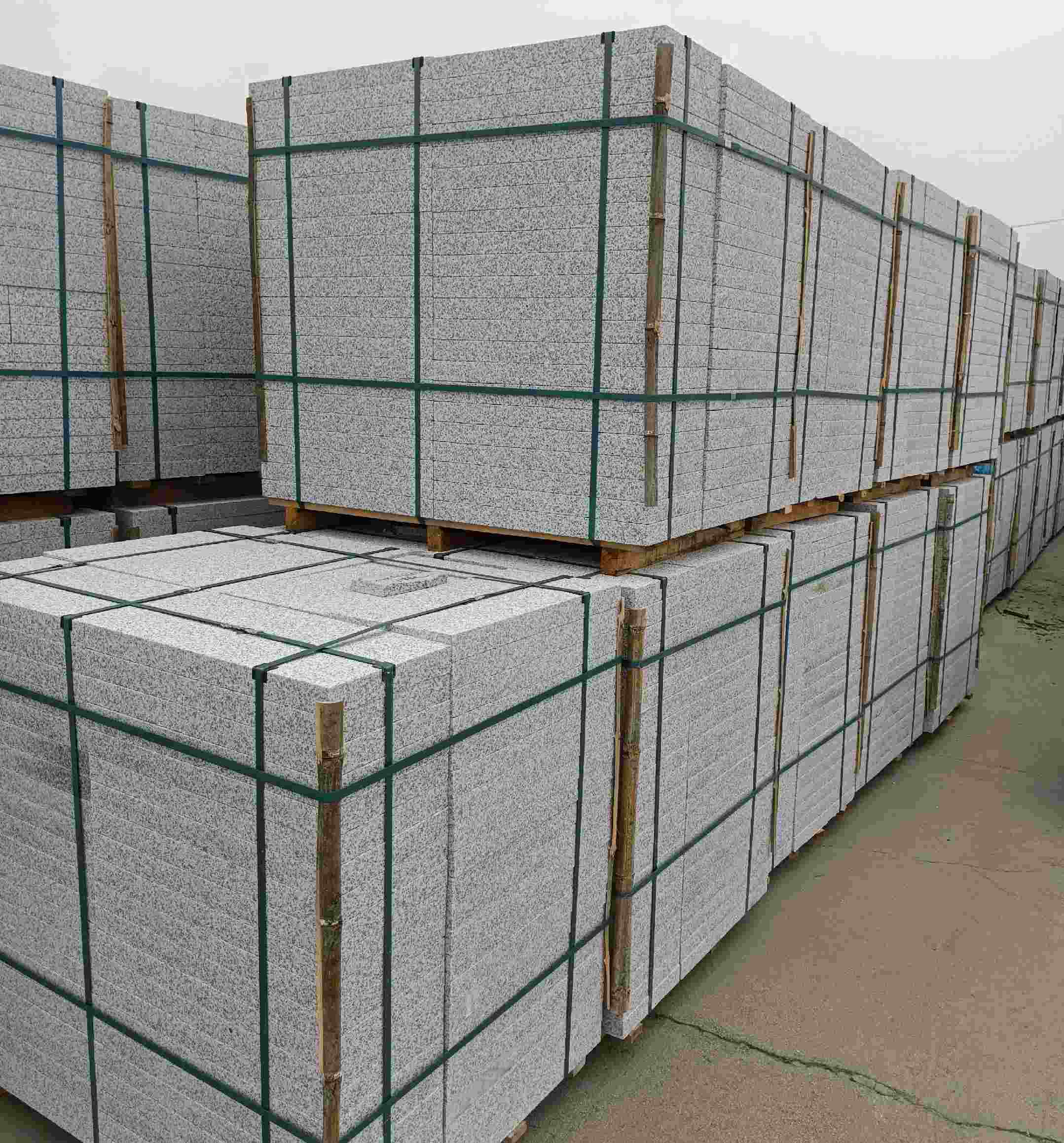 广西 白麻花岗岩石材荔枝面地铺石（300*600*50）