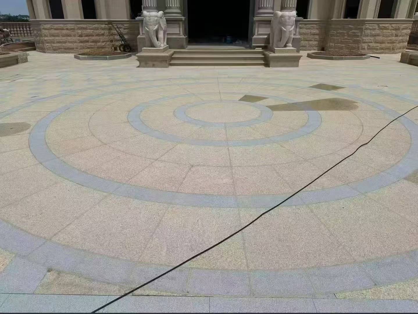 广西 黄金麻芝麻灰花岗岩石材地铺拼接效果