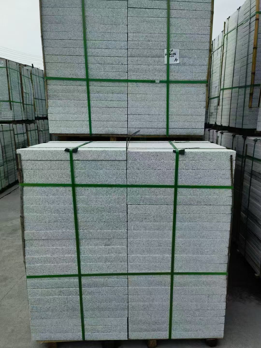 广西 芝麻白火烧，园林广场市政工程地铺石，1.8~5.0厚均有现货