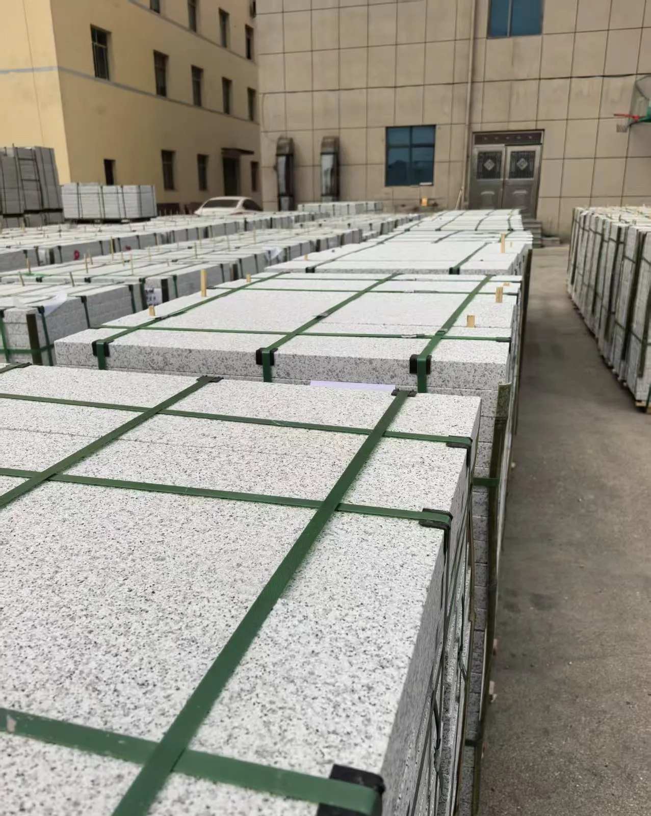 广西 白麻花岗岩5.0公分荔枝面地铺石