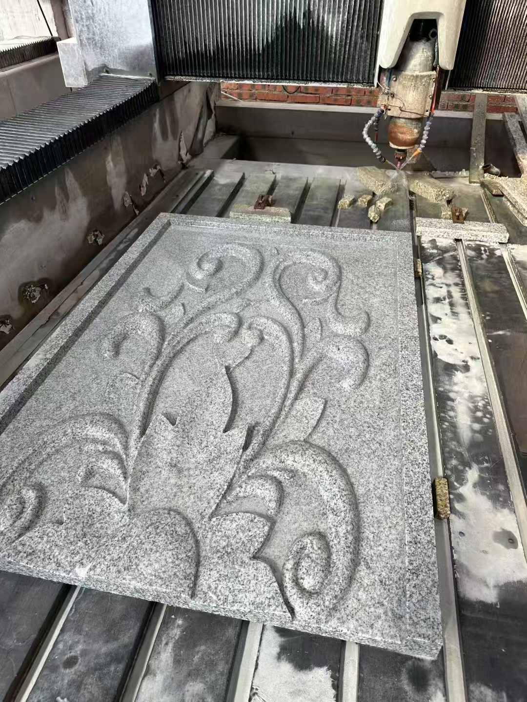 广西 白麻别墅干挂雕花板