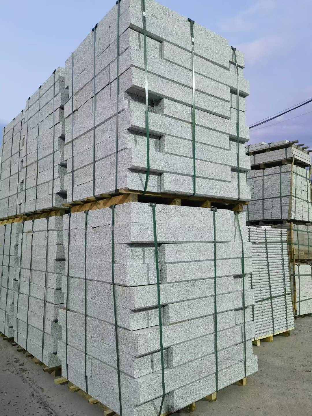 广西 芝麻白花岗岩路沿石，路缘石，路肩石，道牙，立缘石，马路牙子，街沿石，侧石等