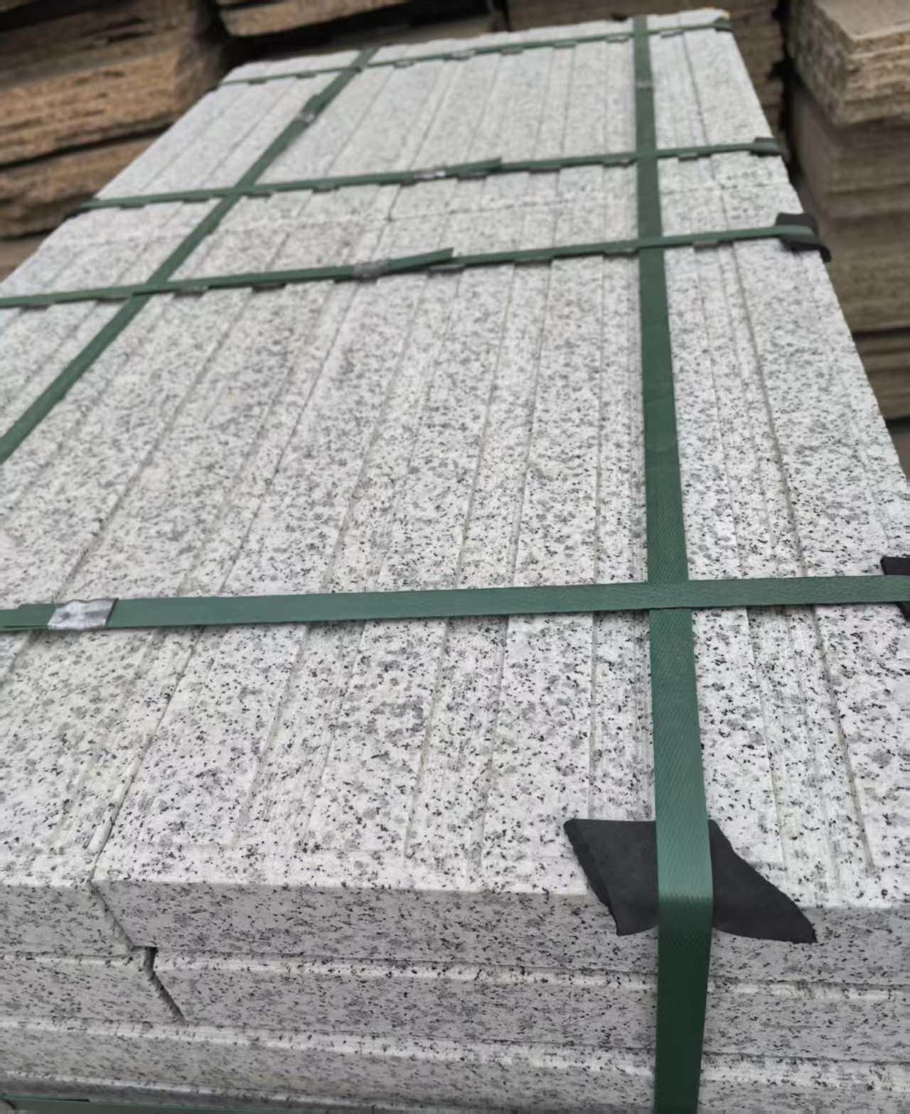 广西 白麻花岗岩直行盲道石，盲条，地铺石