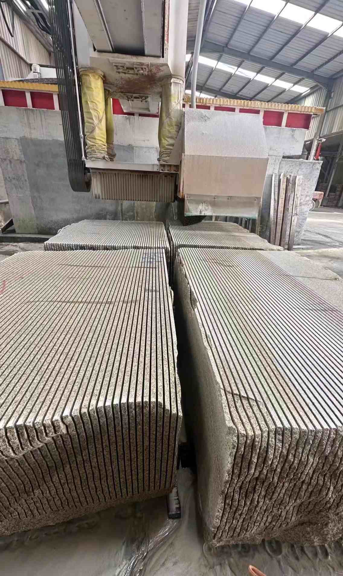 广西 车间生产日常，黄金麻白麻花岗岩