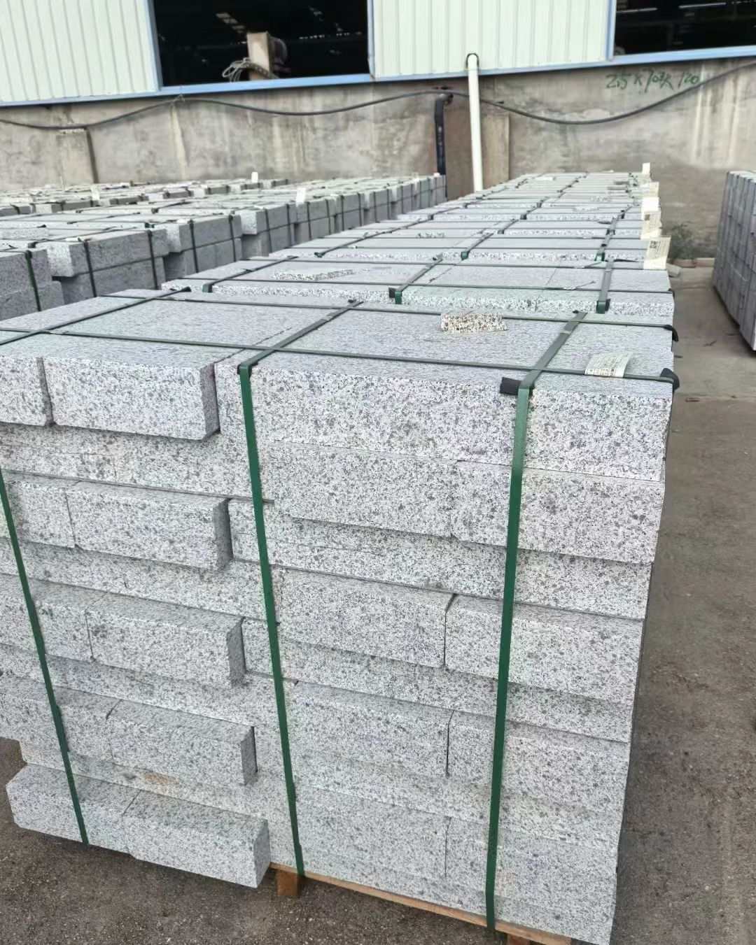 广西 白麻花岗岩路沿石，弧形路沿石，道牙石，马路牙子，界石，路缘石，平沿石，直岩石，平缘石等